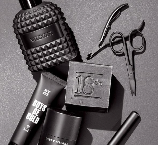 The Wall Street Journal - Manicure sets